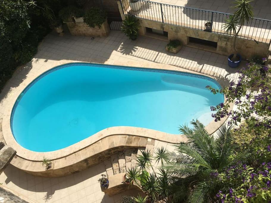 Studio Apartment With Pool In House Of Character. Birkirkara Kültér fotó